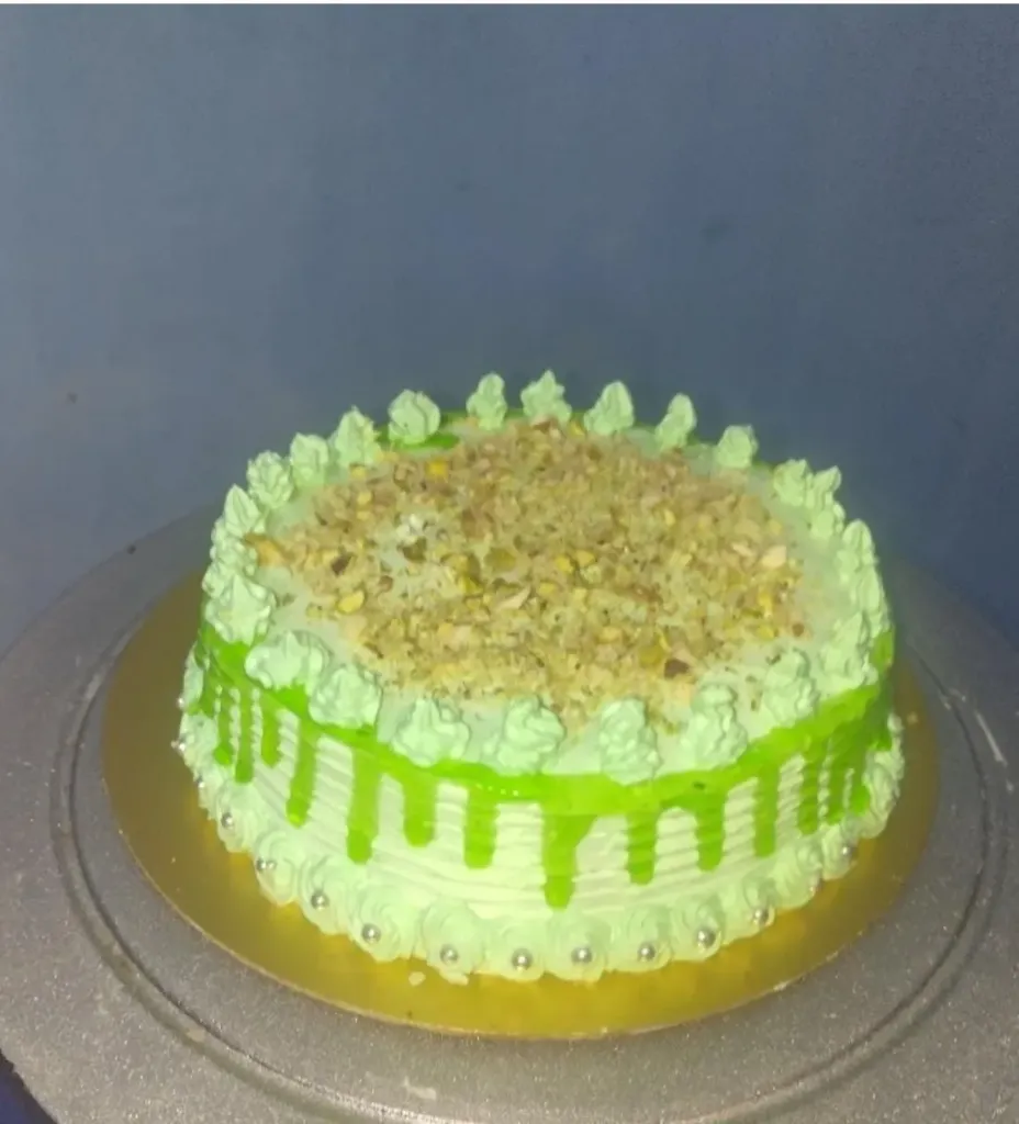 Pistachio Flavour Cake